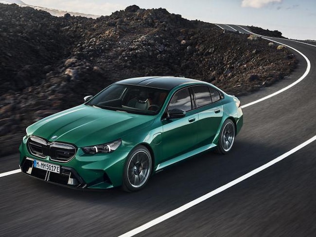 Bmw M5, tutte le foto della nuova superca vestita da berlina