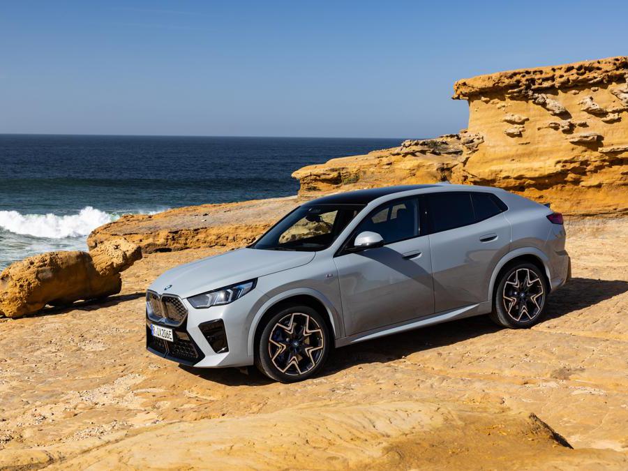 BMW iX2 xDrive 30
