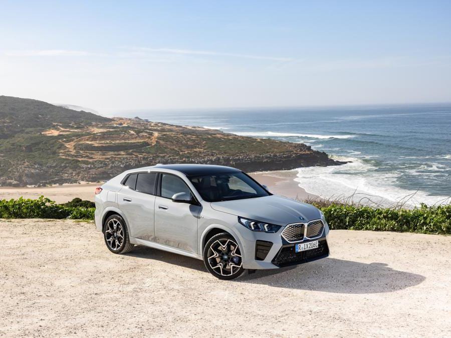 BMW iX2 xDrive 30