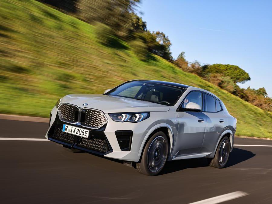 BMW iX2 xDrive 30