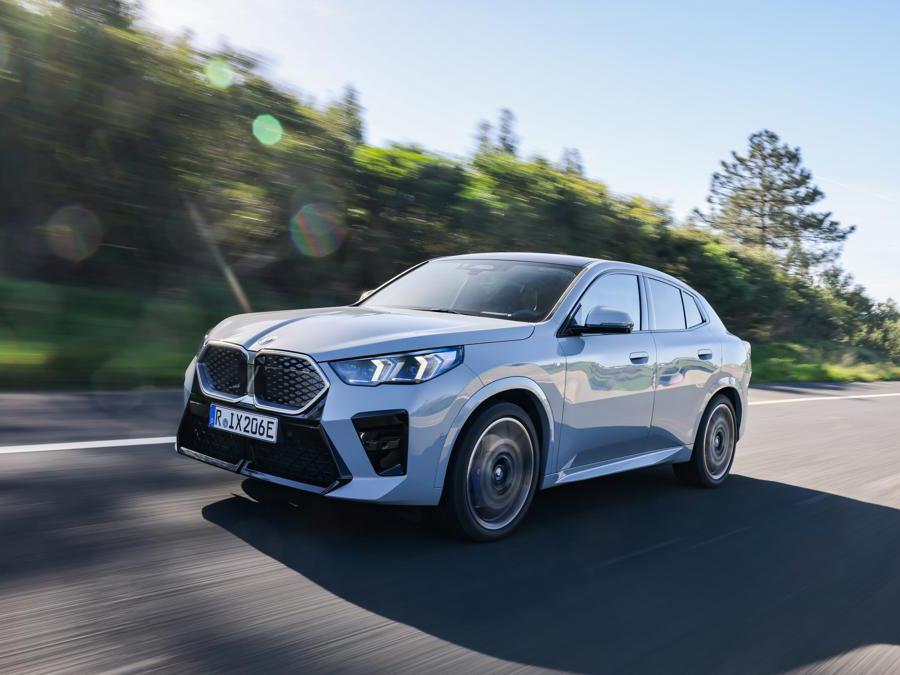 BMW iX2 xDrive 30