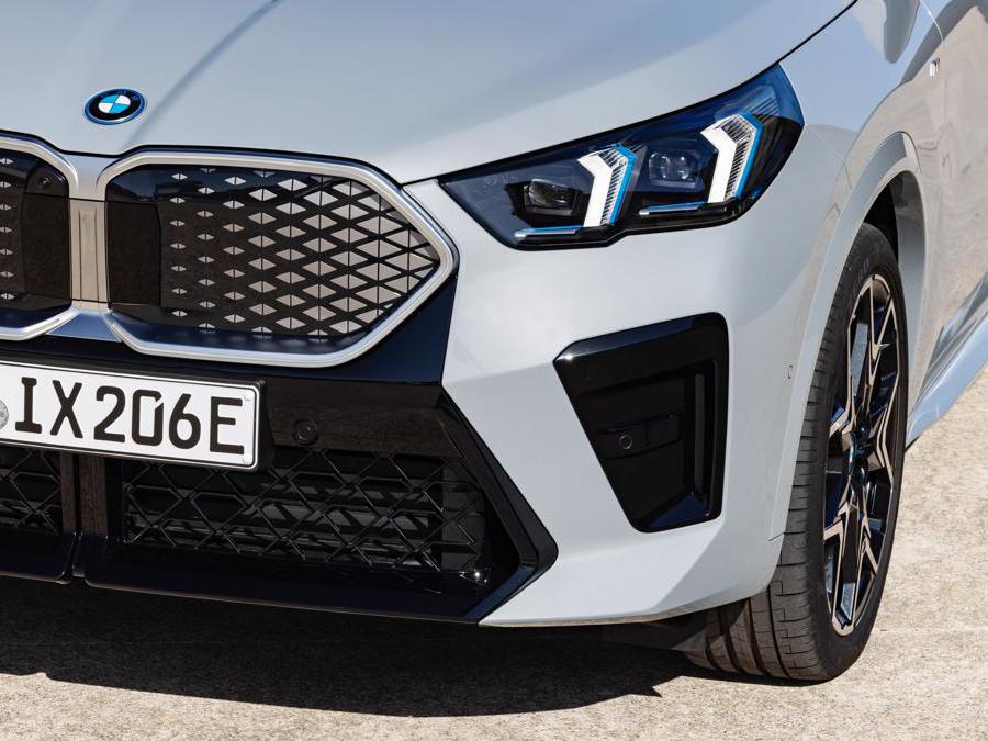 BMW iX2 xDrive 30