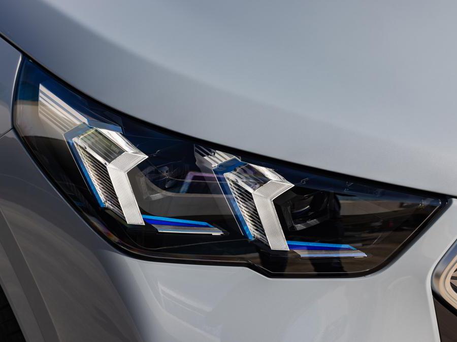 BMW iX2 xDrive 30