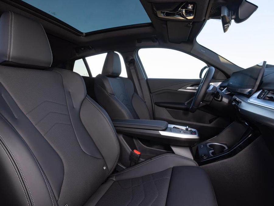BMW iX2 xDrive 30