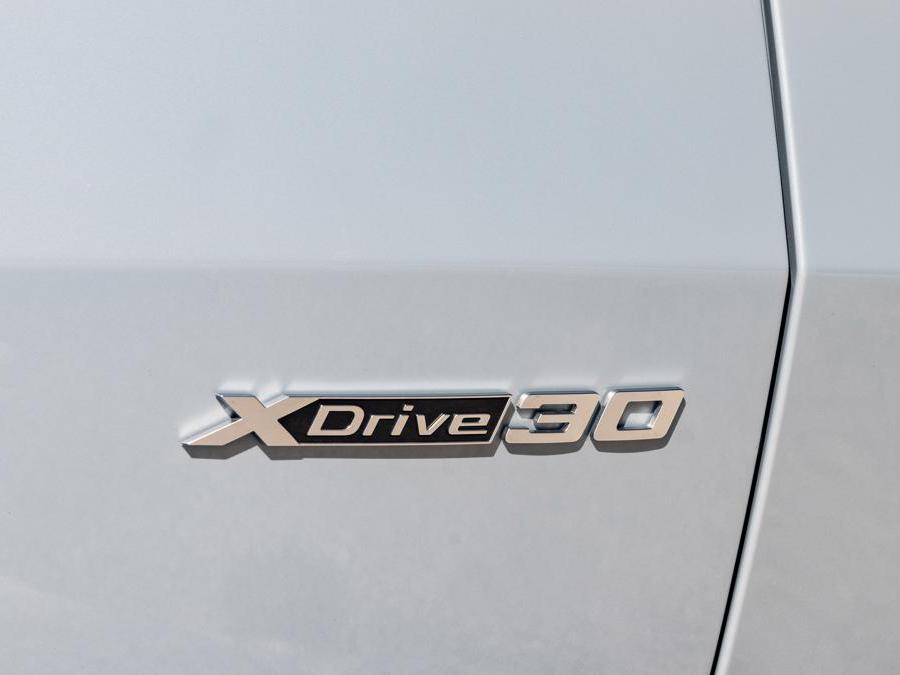 BMW iX2 xDrive 30