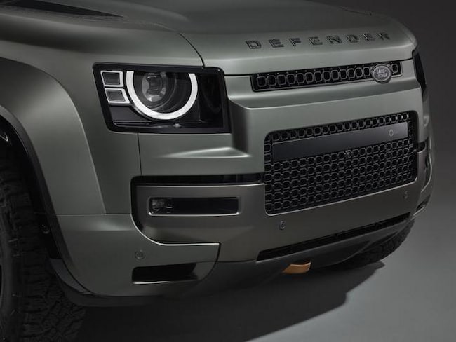 Land Rover Defender Octa, le foto 