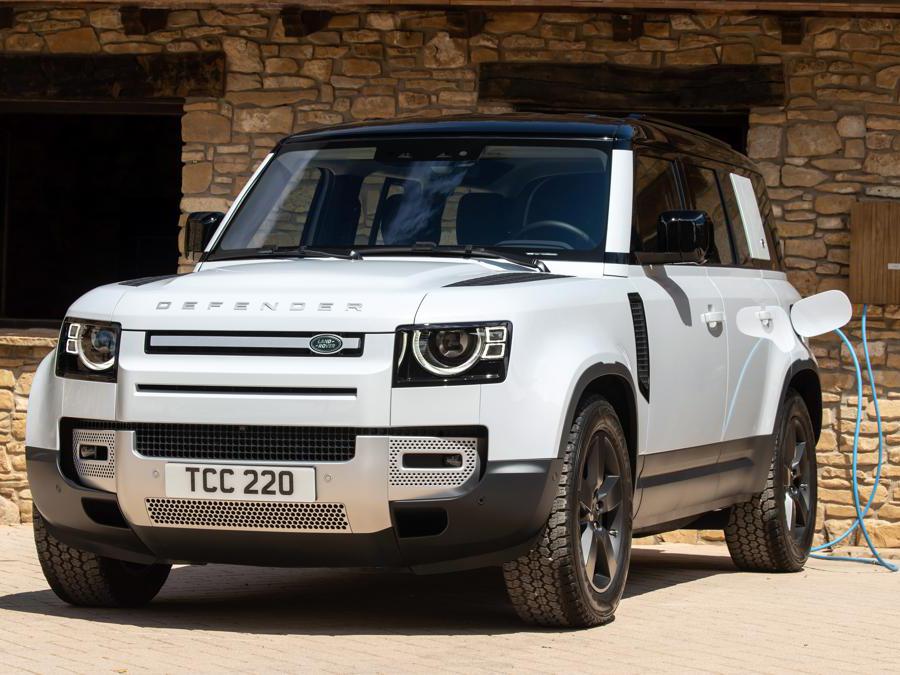 Scelta multipla di Land Rover Defender: efficienza, bassi consumi oppure  potenza - Il Sole 24 ORE