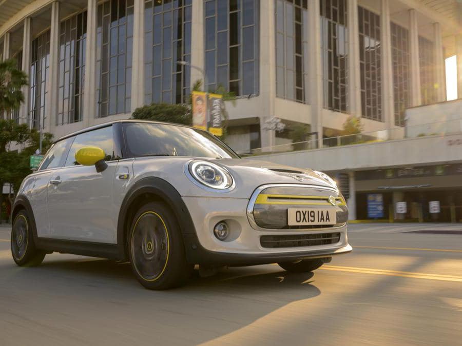 La nuova Mini Cooper SE elettrica