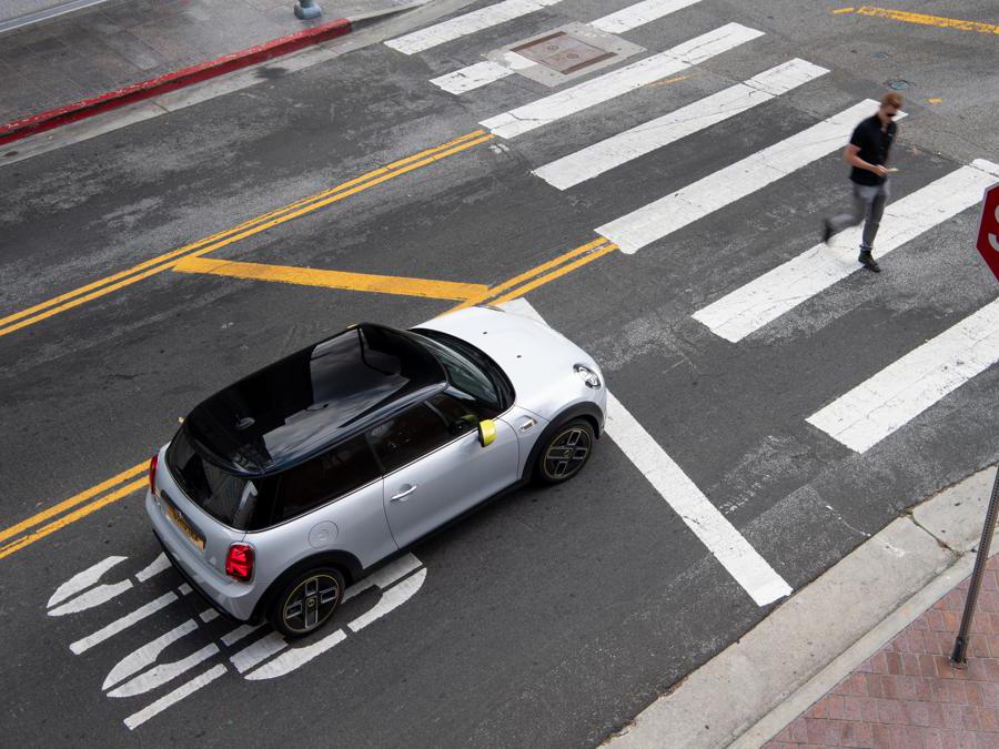 La nuova Mini Cooper SE elettrica