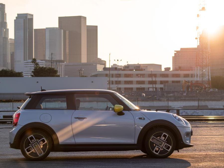 La nuova Mini Cooper SE elettrica