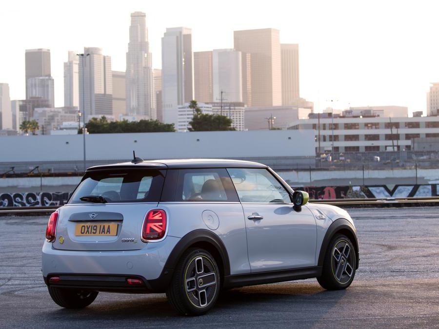 La nuova Mini Cooper SE elettrica
