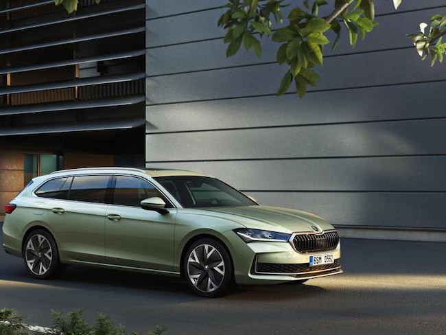 Skoda Superb, tutte le foto della quarta generazione
