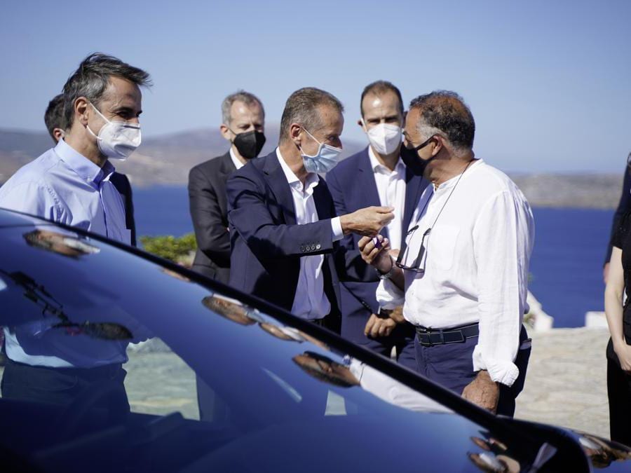 Volkswagen CEO Herbert Diess and Prime Minister Kyriakos Mitsotakis handover Greece’ first electric police car in Astypalea.