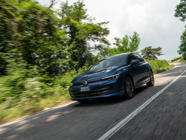 Volkswagen Golf: le foto del restyling dell’ottava generazione 