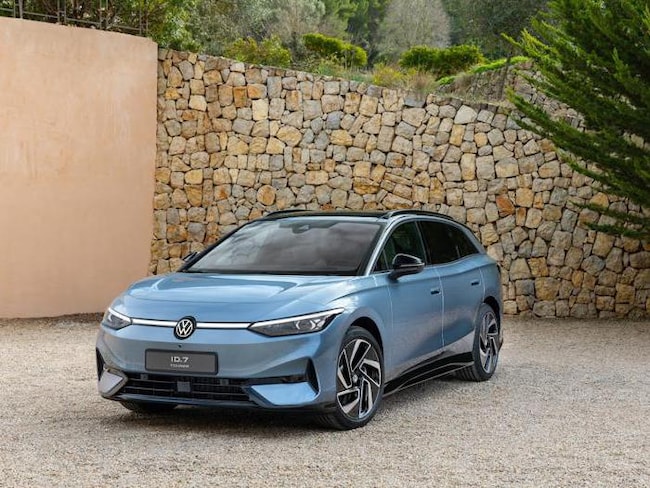 Volkswagen Id.7 Tourer, le foto della station elettrica 