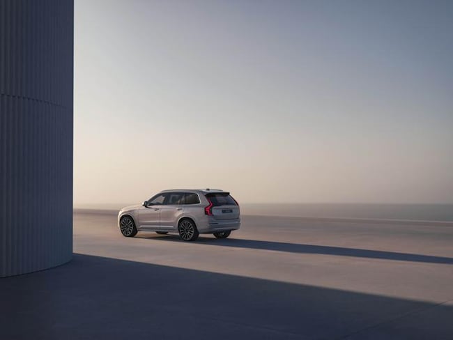 Volvo XC90, le foto della nuova serie del suv ibrido 