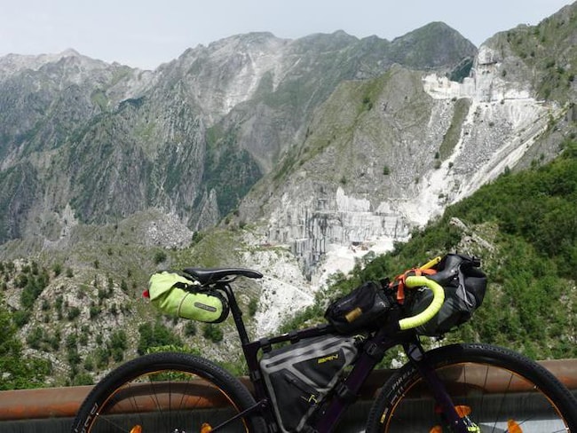 A due ruote sulle Apuane