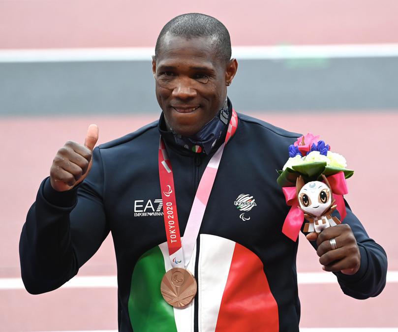 Oney Tapia, medaglia di bronzo  nel lancio del disco F11 (atleti ipovedenti) alle Paralimpiadi di Tokyo, 2 settembre 2021. (Ansa/Augusto Bizzi/CIP) 