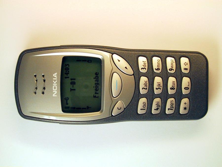 Nokia 3210 (Photo by Heuser/ullstein bild via Getty Images)
