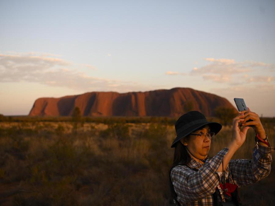 Australia, ultime scalate ad Ayers Rock prima del divieto (Epa)