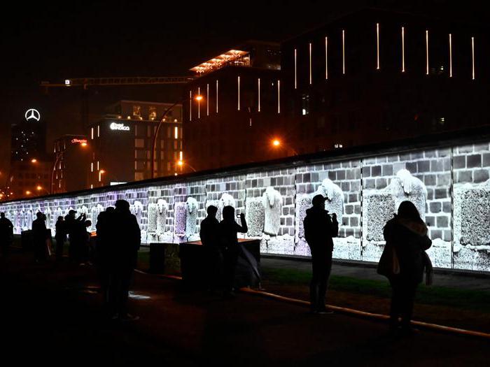 Berlino, il Muro 30 anni dopo diventa un’opera in 3D