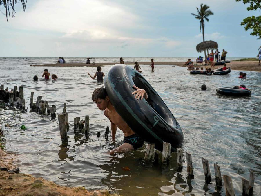 (Photo by YAMIL LAGE / AFP)