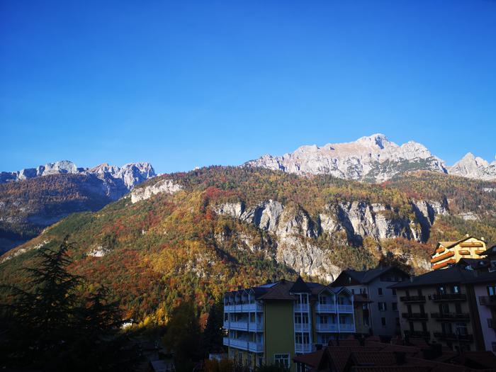 Turismo, fra boschi magici e sagre storiche sulle Dolomiti Paganella