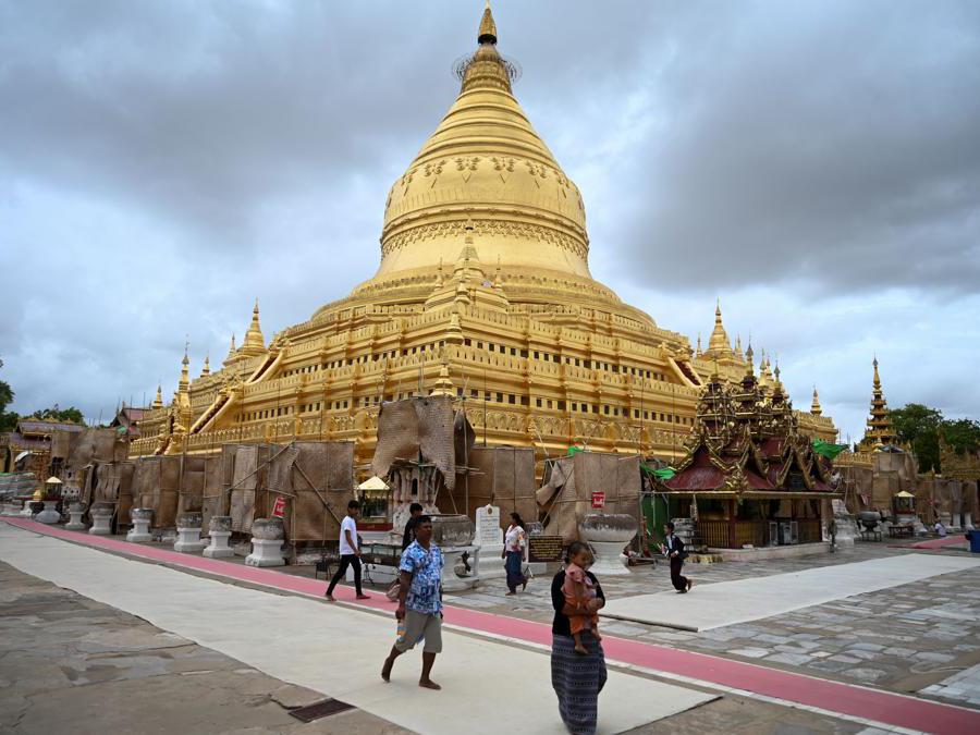 La pagoda di Shwesigon a Bagan(Photo by Ye Aung THU / AFP)