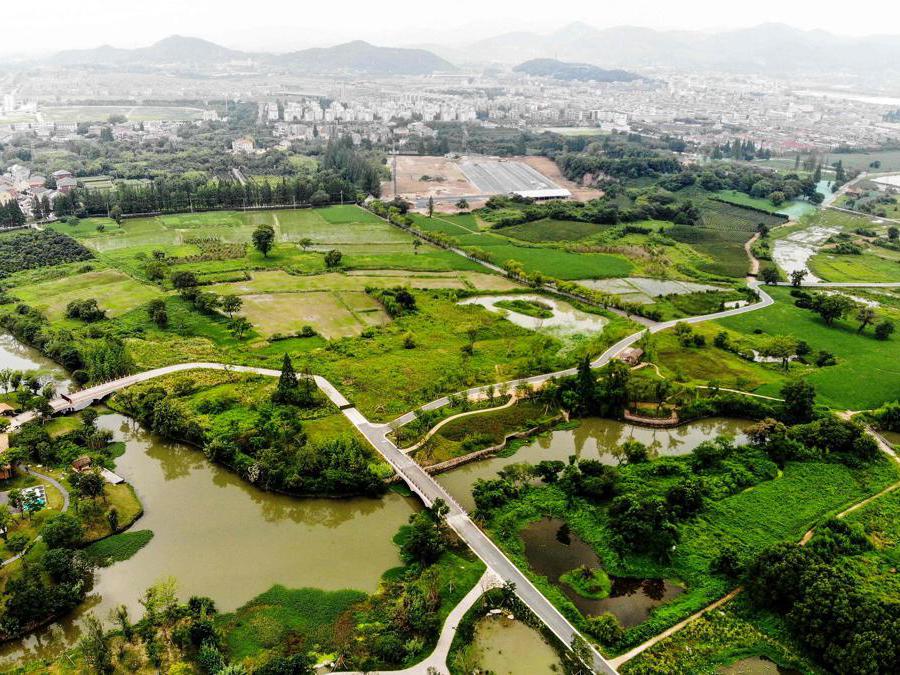 Veduta generale della città di Liangzhu ad Hangzhou, nella provincia orientale del Zhejiang in Cina. Il comitato del patrimonio mondiale dell'Unesco il 6 luglio 2019 ha iscritto le rovine archeologiche cinesi della città di Liangzhu nella lista del patrimonio mondiale dell’umanità. (Photo by - / AFP)