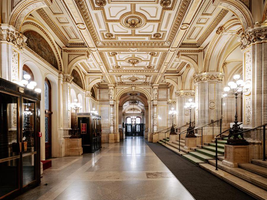 Foyer all'Opera di Stato (Ente per il Turismo di Vienna, Paul Bauer)